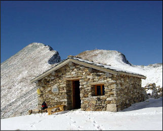 Bivacco Predrinelli (2350 m)